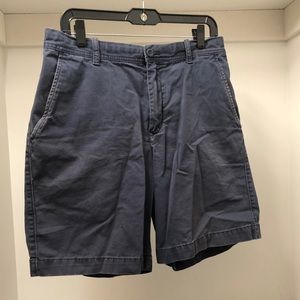 IZOD Shorts (Waist 32)